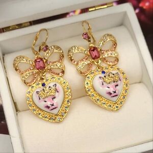 Vintage Estate Crystal Encrusted Heart Shaped Kitty Face Gold Earrings